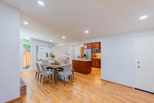 335 Burnett Avenue, Santa Clara CA: https://media.crmls.org/mediaz/eb67cb08-22bc-4104-bab0-87053a93b4e8.jpg