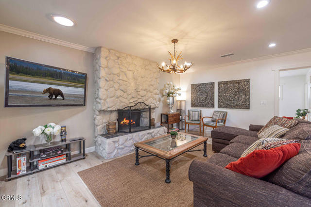 Detail Gallery Image 5 of 27 For 851 Pine Knot Ave, Big Bear Lake,  CA 92315 - 4 Beds | 3 Baths