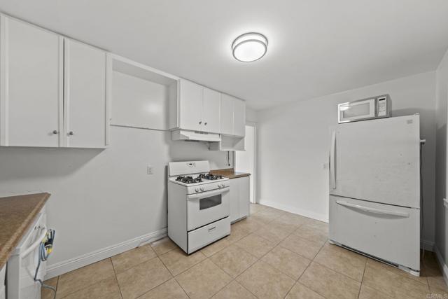 Detail Gallery Image 14 of 33 For 1992 Ensenada St, Lemon Grove,  CA 91945 - 2 Beds | 1 Baths