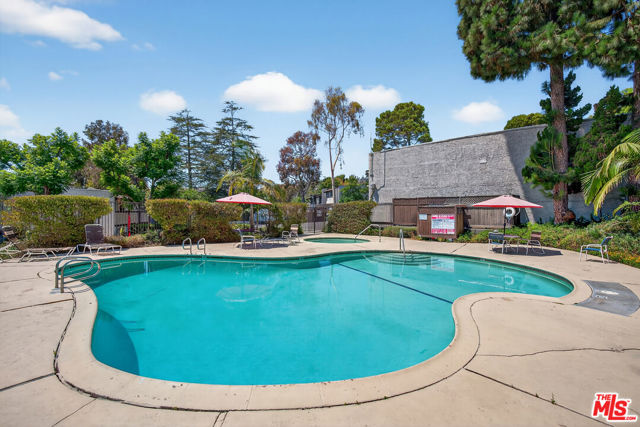 394 S MIRALESTE Drive, San Pedro CA: https://media.crmls.org/mediaz/eb68f119-bfab-4757-b0a1-16640aed8c1e.jpg