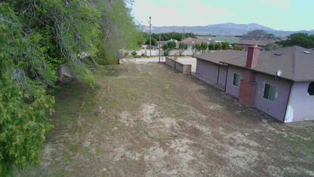 36176 Mile End Road, Soledad CA: https://media.crmls.org/mediaz/eb68f8a3-39dc-4b40-930b-95c74cb1e3c9.jpg