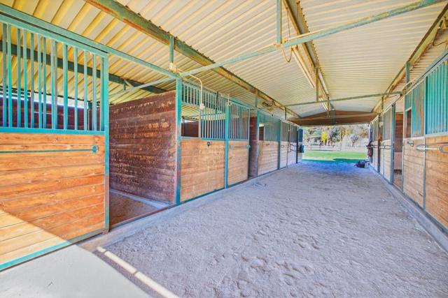 Image 6 of 49 For 20555 Mountain View Road