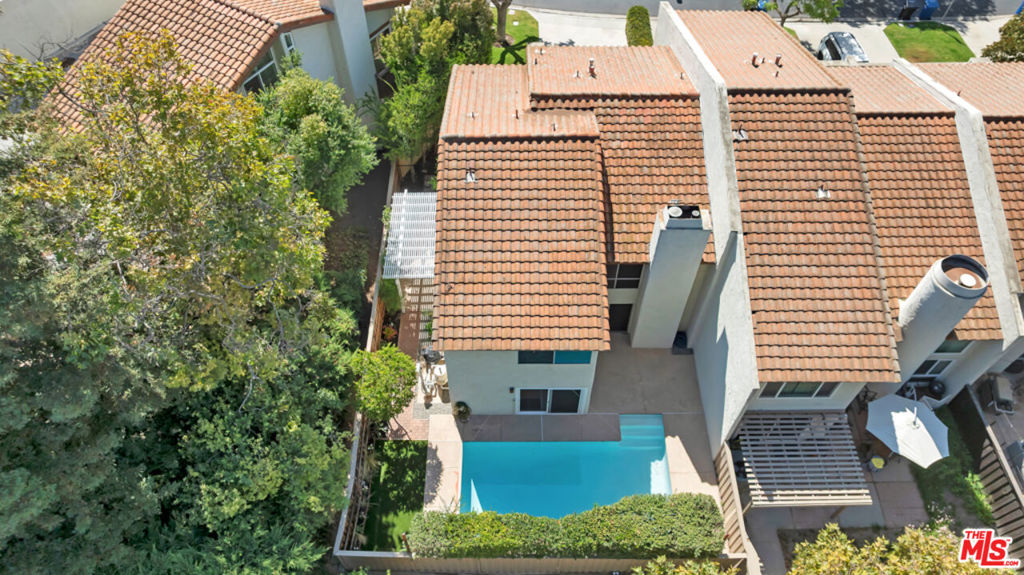 603 Racquet Club Lane