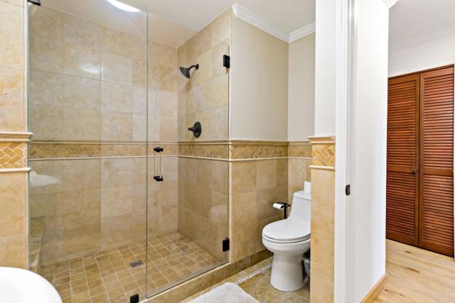 711 W California Way, Redwood City CA: https://media.crmls.org/mediaz/eb6aa049-abd4-4b2c-98ab-d4f1f058f365.jpg