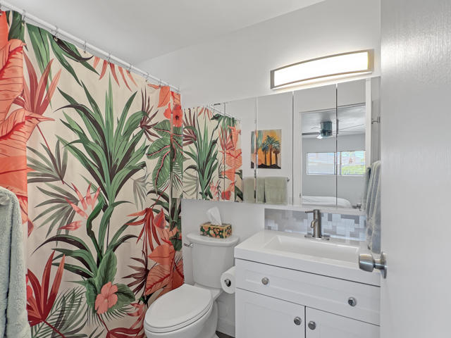 49305 Highway 74, Palm Desert CA: https://media.crmls.org/mediaz/eb6ad402-3bee-4ac4-8808-37ddcd3bc224.jpg
