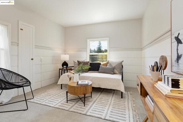 131 Sonia St, Oakland CA: https://media.crmls.org/mediaz/eb6b44f3-ba30-4965-beab-2c6467ff3b2e.jpg