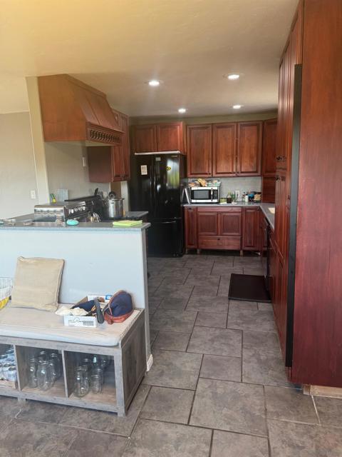 12710 Montauk St, Poway CA: https://media.crmls.org/mediaz/eb6b7247-bf1d-4fda-8b6c-b3b09348aece.jpg