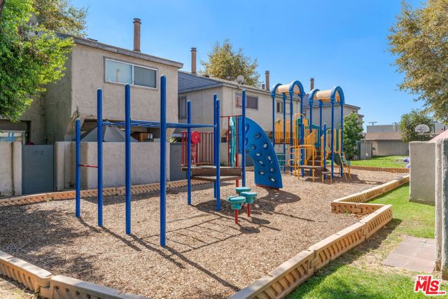 1718 Puente Avenue, Baldwin Park CA: https://media.crmls.org/mediaz/eb6bc2a4-9d9e-456f-89b9-c74814646062.jpg