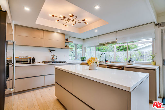 4101 Tarrybrae Terrace, Tarzana CA: https://media.crmls.org/mediaz/eb6c25d3-78b9-4fcc-806d-b1c0b586d46f.jpg