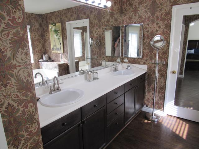 7420 Valley Meadow Avenue, Eastvale CA: https://media.crmls.org/mediaz/eb6cc08a-bf71-4390-b66a-b115bab83336.jpg