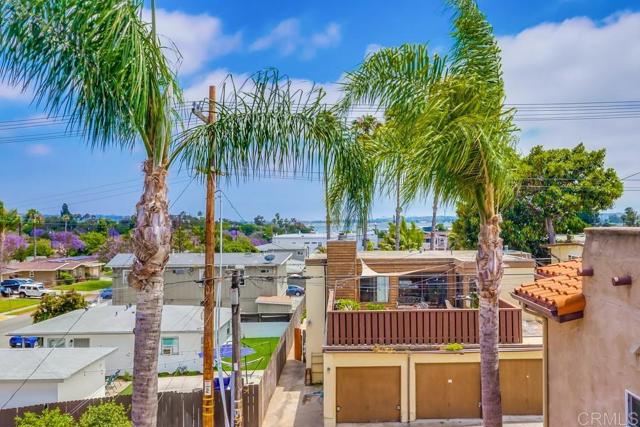2167 Grand Avenue, San Diego CA: https://media.crmls.org/mediaz/eb6cfbc9-b999-4ac0-88f2-6a861964cdb2.jpg
