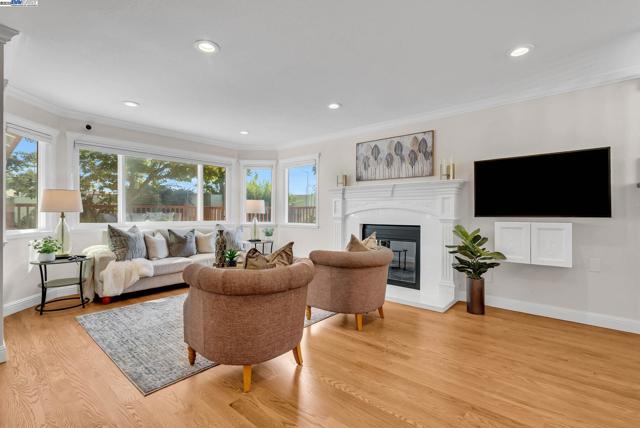 39478 Zacate Ave, Fremont CA: https://media.crmls.org/mediaz/eb6d143d-1725-466c-8dab-d0a4d8f83a87.jpg