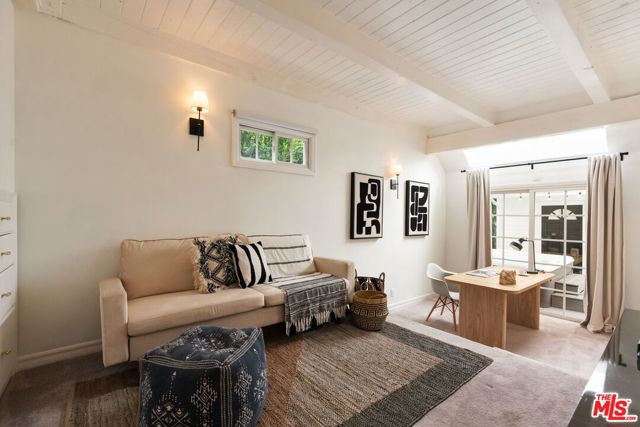 3011 Clune Avenue, Venice CA: https://media.crmls.org/mediaz/eb6d7e3d-01eb-489f-9954-0d62fc6a1257.jpg