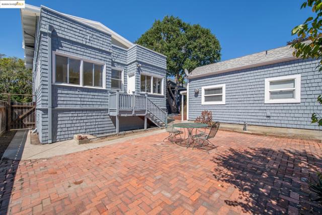 2714 Ave, Berkeley CA: https://media.crmls.org/mediaz/eb6d9878-d638-4aa6-8cc2-5e6f347da9e2.jpg