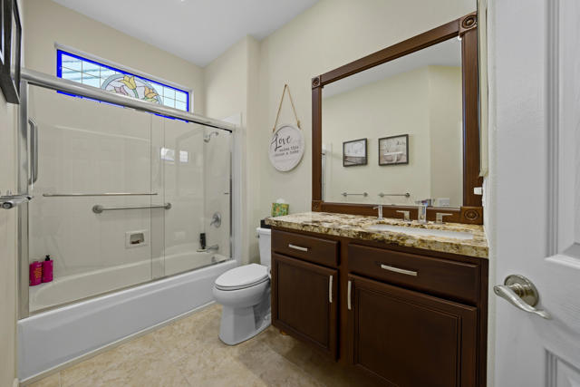78390 Sterling Lane, Palm Desert CA: https://media.crmls.org/mediaz/eb6e045a-6b6d-408a-b25e-dba6d4db29a7.jpg