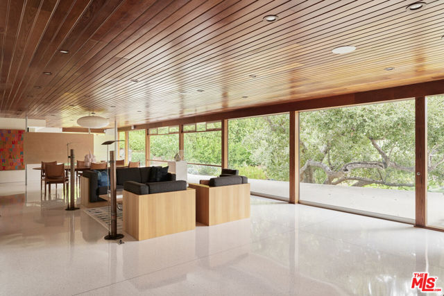 3970 Archdale Road, Encino CA: https://media.crmls.org/mediaz/eb6eb6ed-34fa-4b3e-8ad8-93427baa1d45.jpg