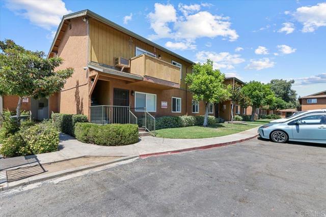 390 N 1st Street, El Cajon CA: https://media.crmls.org/mediaz/eb6f8cb6-5fb5-4800-944e-11a92f3742f5.jpg
