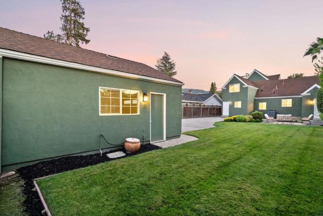 16717 Shannon Road, Los Gatos CA: https://media.crmls.org/mediaz/eb7041dc-8589-4c0e-bc68-e870b41a302c.jpg