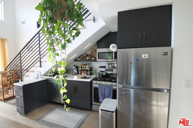 321 N Bixel Street, Los Angeles CA: https://media.crmls.org/mediaz/eb704da1-5328-4973-9a1f-bd6d92ce540b.jpg