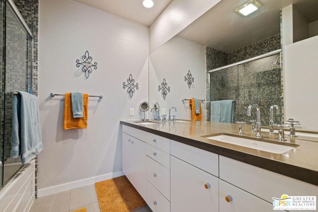 930 E Palm Canyon Drive, Palm Springs CA: https://media.crmls.org/mediaz/eb70a653-461e-4ab8-9e19-e5d093128238.jpg