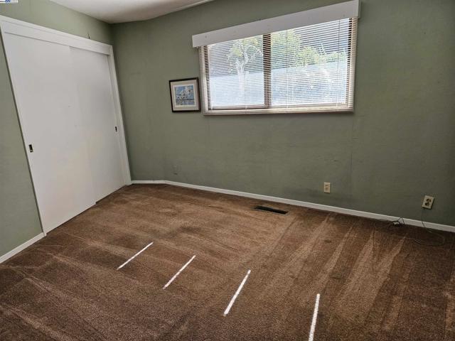 29625 Palomares Rd, Castro Valley CA: https://media.crmls.org/mediaz/eb70cd29-5ad0-498c-ba68-1b65827ec92a.jpg