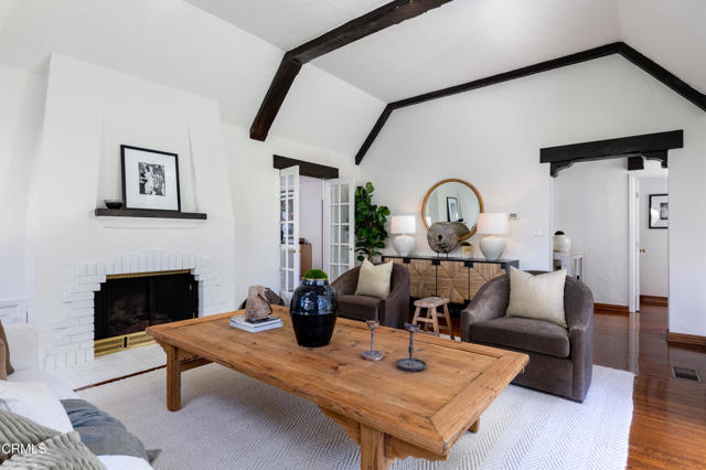 2440 Coniston Place, San Marino CA: https://media.crmls.org/mediaz/eb71793c-e85f-4cf2-8820-59decb723ec0.jpg
