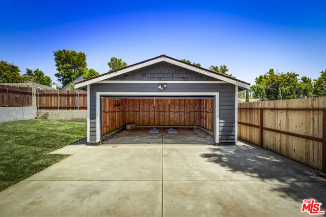 1022 N Marengo Avenue, Pasadena CA: https://media.crmls.org/mediaz/eb7236bb-600a-4ee0-87ae-962d12650e99.jpg