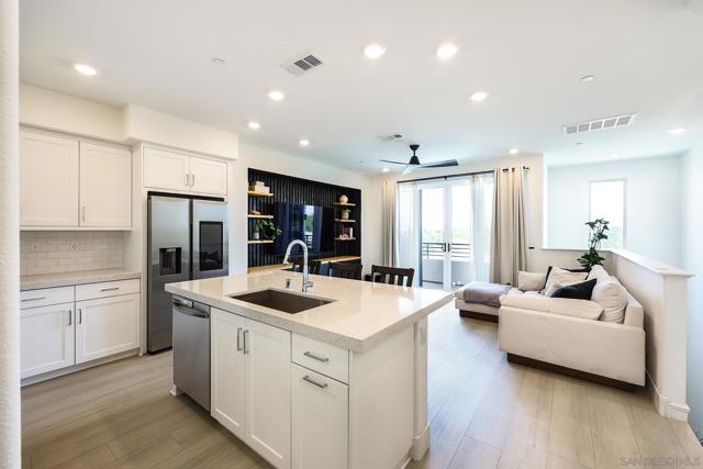 6861 Secano St, San Diego CA: https://media.crmls.org/mediaz/eb728774-8f4e-4b14-88ba-75bea0826f85.jpg