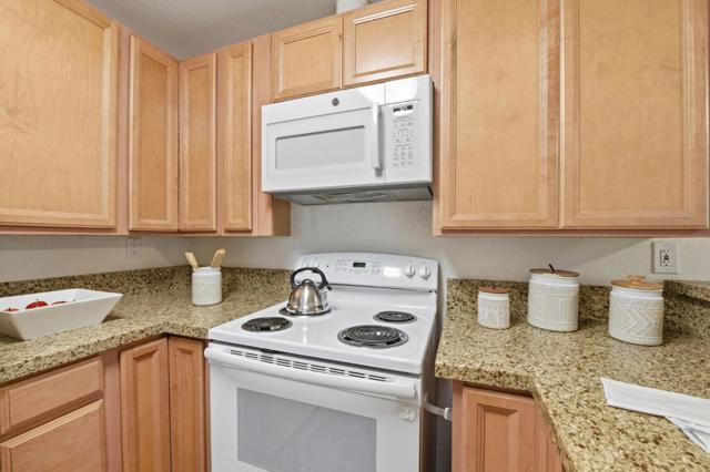 5696 Makati Circle, San Jose CA: https://media.crmls.org/mediaz/eb733468-5176-4f58-8e7b-bd822eff2877.jpg