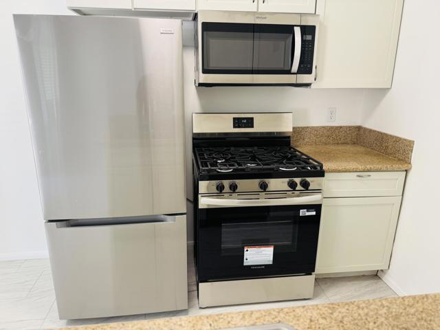 82815 Davis Drive, Indio CA: https://media.crmls.org/mediaz/eb73dde0-d251-43b5-8582-f6054d3da8be.jpg