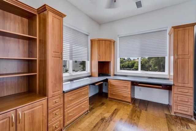 Detail Gallery Image 36 of 57 For 4529 Cove Dr #101,  Carlsbad,  CA 92008 - 4 Beds | 3/1 Baths