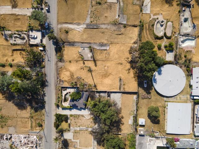 677 E Palm Street, Altadena CA: https://media.crmls.org/mediaz/eb75cae9-3448-4dfb-a098-072dfe20e3b1.jpg