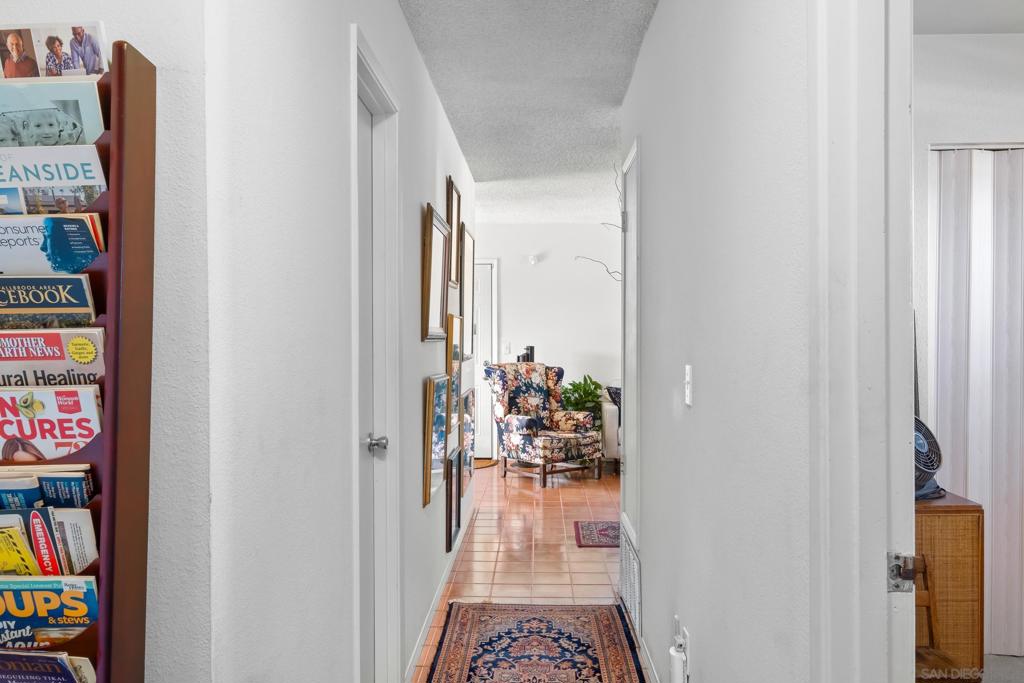 https://media.crmls.org/mediaz/eb76543a-3fbe-4b2d-b90a-d44c2395477c.jpg?preset=X-Large