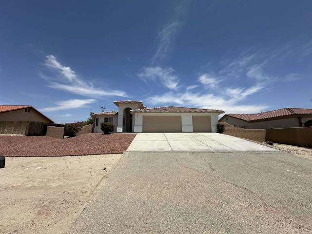 31100 Desert Palm Drive, Thousand Palms CA: https://media.crmls.org/mediaz/eb765e72-c397-4a96-8dbf-3834c059ba07.jpg