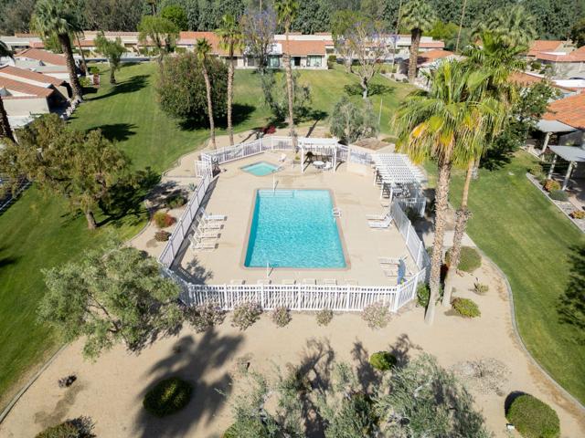 40553 Pebble Beach Circle, Palm Desert CA: https://media.crmls.org/mediaz/eb76e999-6c75-45a4-848c-1eaaef2a7753.jpg