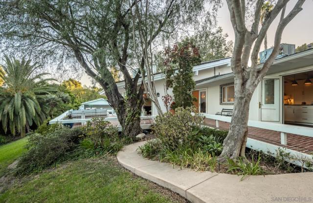 5333 Los Mirlitos, Rancho Santa Fe CA: https://media.crmls.org/mediaz/eb77d0c4-e9ae-45f5-bf54-1d1075231edd.jpg