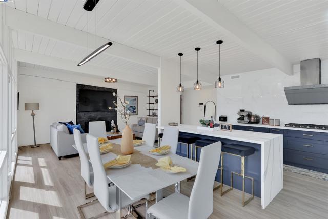 1167 Temple Dr, Pacheco CA: https://media.crmls.org/mediaz/eb7844a6-790f-4c8e-a3e9-09e8cf68763f.jpg