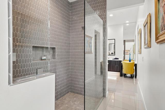 160 Obsidian Loop N, Palm Springs, CA 92264