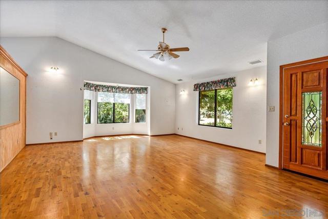 24903 Oakana Rd, Ramona CA: https://media.crmls.org/mediaz/eb78b9b7-27dc-480e-903c-78926500baff.jpg