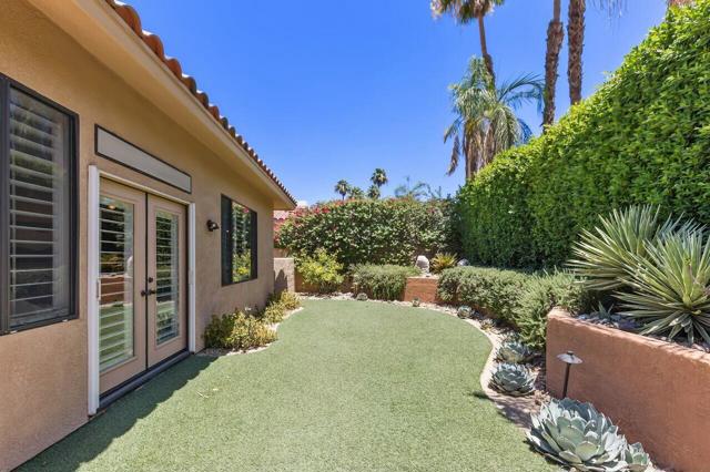 63 San Marino Circle, Rancho Mirage CA: https://media.crmls.org/mediaz/eb799f54-fa54-45c4-a43e-783357a3bb15.jpg