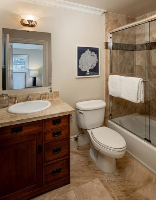 17 Almendral Avenue, Atherton CA: https://media.crmls.org/mediaz/eb79c97c-1089-4275-8976-e75de26464ef.jpg