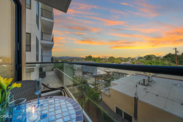 Detail Gallery Image 14 of 15 For 3221 W Robinson Lane Ln, Los Angeles,  CA 90026 - 3 Beds | 2/1 Baths