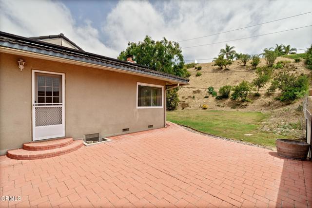872 Via Arroyo, Ventura CA: https://media.crmls.org/mediaz/eb79e2e3-6800-453a-81bd-f7b666b0cfc5.jpg