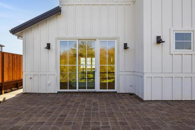 577 Creekside Court, Half Moon Bay CA: https://media.crmls.org/mediaz/eb7a4a1e-07f7-468d-bba5-ab4ab69f0345.jpg