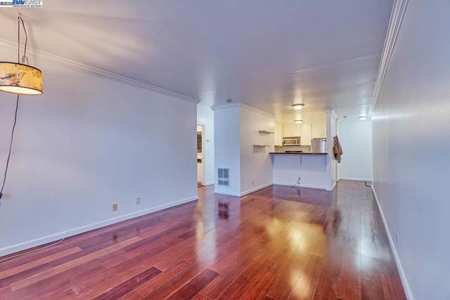 151 Lakeside Dr, Oakland CA: https://media.crmls.org/mediaz/eb7a4de4-f7e6-4688-a560-e5e06453e3ff.jpg