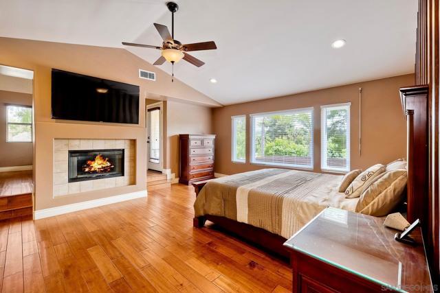 16879 Saint Andrews Drive, Poway CA: https://media.crmls.org/mediaz/eb7aba11-3460-4134-a517-598444d983d3.jpg