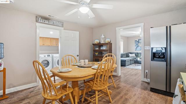 5372 Tule Tree Ln, Oakley CA: https://media.crmls.org/mediaz/eb7b1a33-2b9c-49a4-9afa-d9c1771f438d.jpg