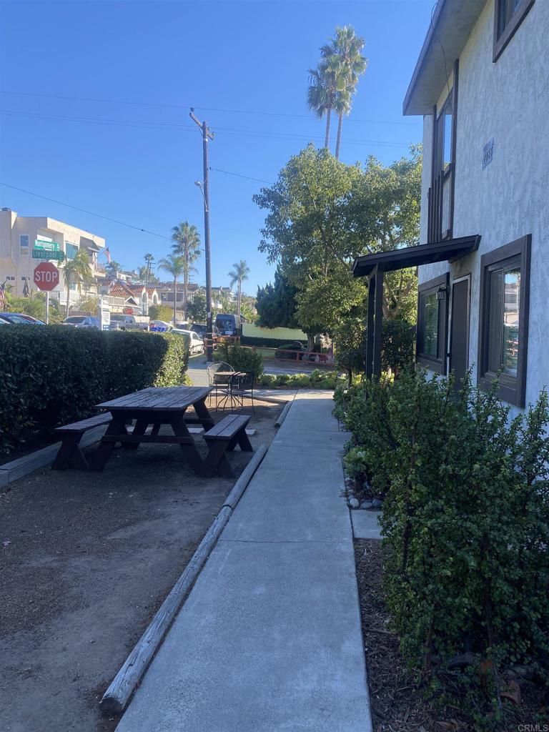2088 Montgomery Ave - photo 2