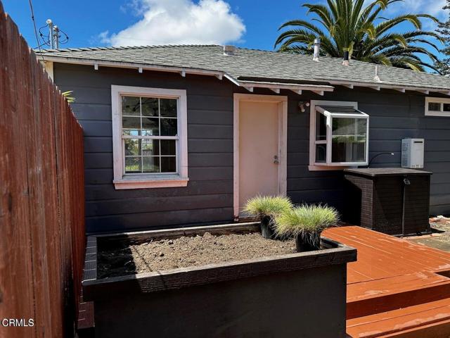 2456 Katherine Avenue, Ventura CA: https://media.crmls.org/mediaz/eb7b3359-b9d8-4def-9c3c-d0b4c30fb7eb.jpg