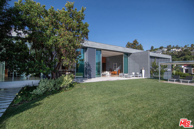 670 Perugia Way, Los Angeles, CA 90077